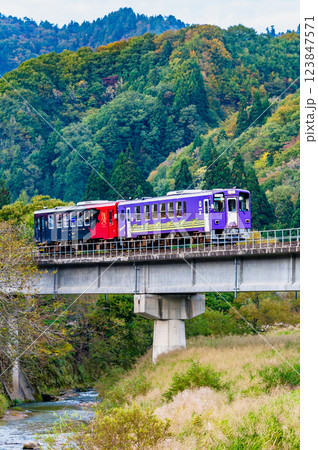 秋田内陸縦貫鉄道　急行もりよし（阿仁マタギ－戸沢） 123847571