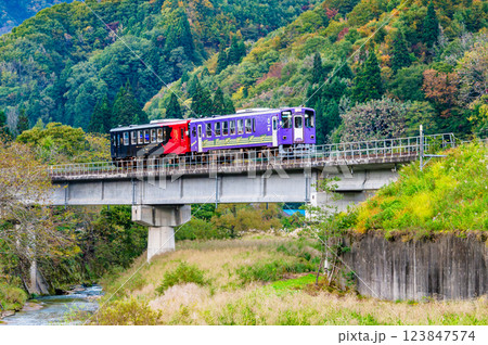 秋田内陸縦貫鉄道　急行もりよし（阿仁マタギ－戸沢） 123847574