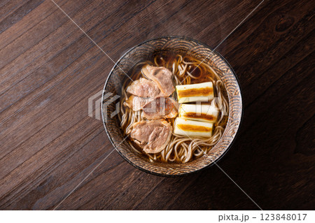 俯瞰から見た鴨南蛮蕎麦 123848017