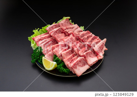 焼肉用　国産黒毛和牛　バラ肉 123849129