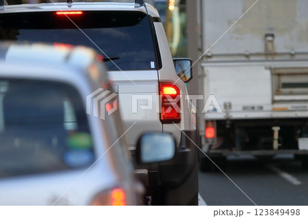 車のテールランプ 車のテールランプ 123849498