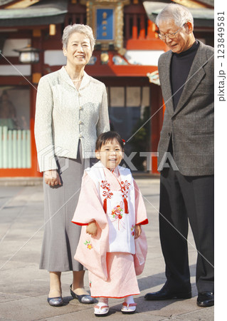 孫の七五三 123849581