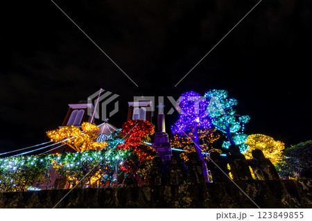 浦上天主堂クリスマスイルミネーション【長崎市】 浦上天主堂クリスマスイルミネーション【長崎市】 123849855