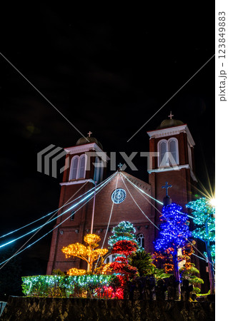 浦上天主堂クリスマスイルミネーション【長崎市】 浦上天主堂クリスマスイルミネーション【長崎市】 123849883