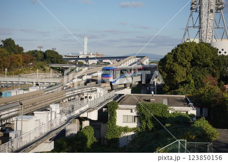 大阪モノレール　門真方面から 123850156