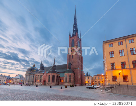 Riddarholmen Church at dawn, Stockholm, Sweden 123850371