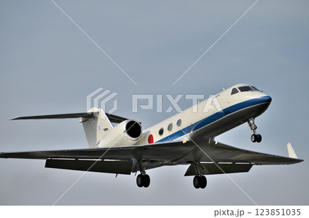 自衛隊機 多用途支援機U-4 離陸 入間基地所属 自衛隊機 多用途支援機U-4 離陸 入間基地所属 123851035
