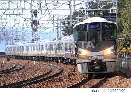 【JR西日本】225系100番台+223系1000番台 新快速(JR神戸線:塩屋〜須磨) 【JR西日本】225系100番台+223系1000番台 新快速(JR神戸線:塩屋〜須磨) 123851904