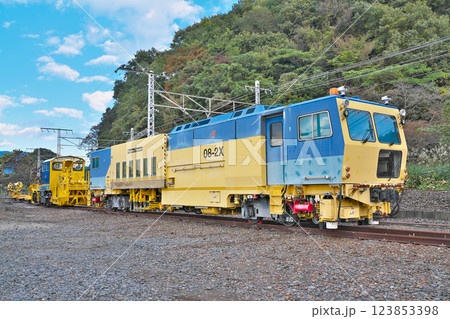 【保線用機械 マルチプルタイタンパー 08-2X】 123853398