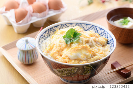 タマゴだけでつくる♪とろっとろあんかけ玉子丼 123853432