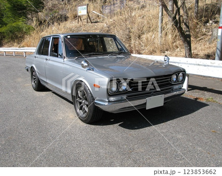 旧車でドライブの冬 123853662