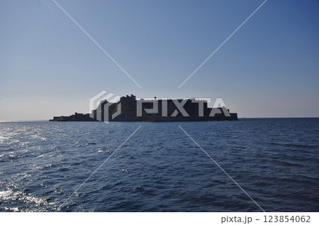 世界遺産 軍艦島西側 世界遺産 軍艦島西側 123854062
