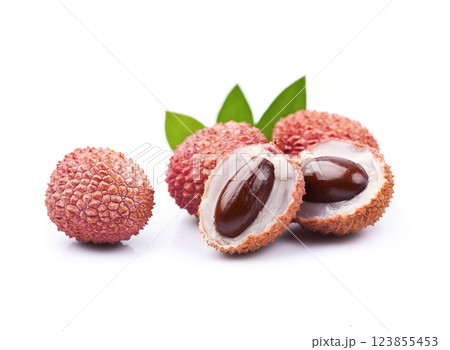 Lychee fruits on white backgrounds 123855453