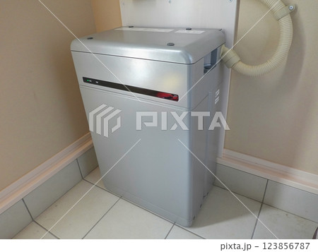 家庭用蓄電池01 123856787