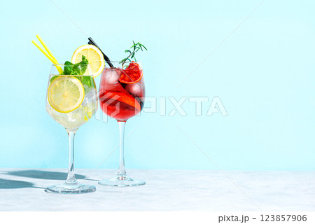 Summer Spritzer Cocktails 123857906