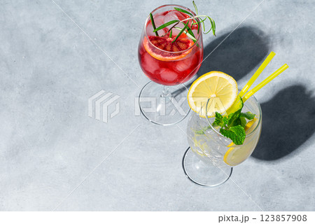 Summer Spritzer Cocktails. Hugo Spritz. 123857908