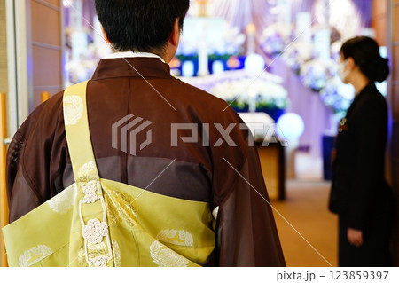 導師入場 導師入場 123859397