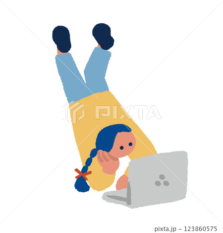 寝転びながらパソコンをする女性のイラスト 123860575