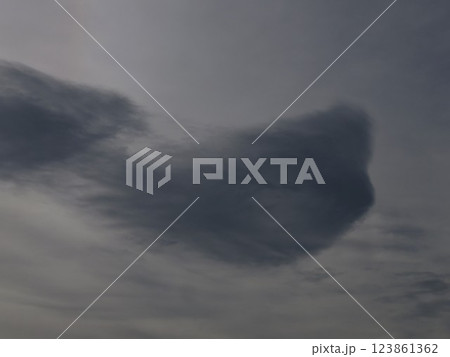 ゴーストのような雲 123861362