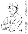 作業服を着たシニア男性のイメージ 123862033