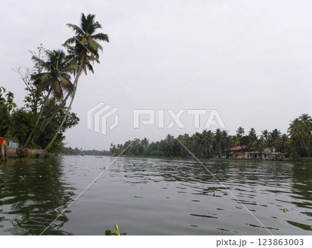 ボートからの景色 123863003