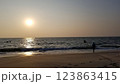 南インドの夕陽 123863415