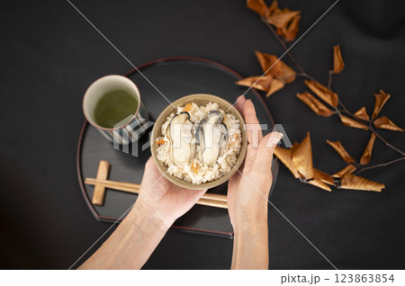 冬においしい牡蠣御飯 冬においしい牡蠣御飯 123863854