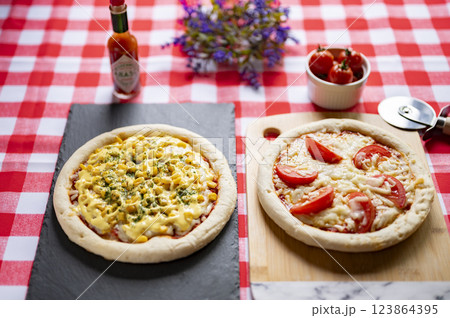 ピザパーティー 123864395