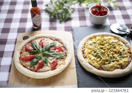 ピザパーティー 123864761