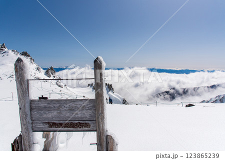 日本百名山　長野県　厳冬期快晴の木曽駒ヶ岳 123865239