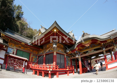 祐徳稲荷神社 境内の風景(超広角・魚眼レンズ撮影) 祐徳稲荷神社 境内の風景(超広角・魚眼レンズ撮影) 123866138