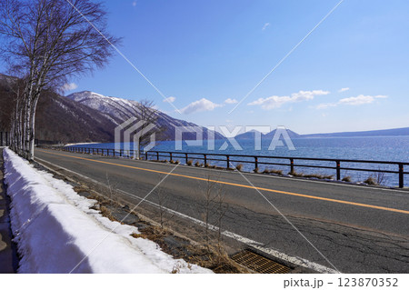 風不死岳ビューポイントから見る支笏湖 風不死岳ビューポイントから見る支笏湖 123870352