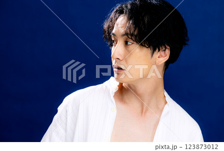 メンズビューティー　ポートレート 123873012