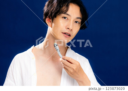 メンズビューティー ポートレート メンズビューティー ポートレート 123873020