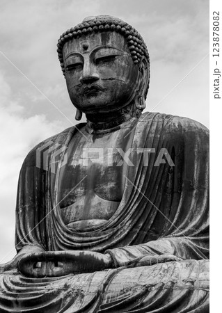 High contrast black and white vertical portrait of the Great Buddha statue at Kotoku-in temple 123878082