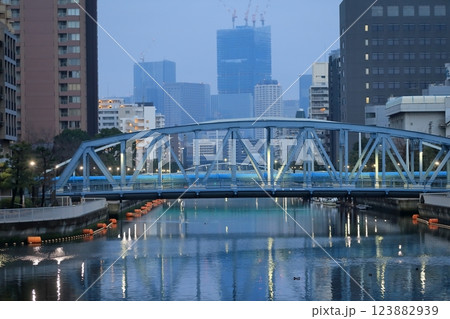 小名木川と新高橋（東京都江東区） 123882939