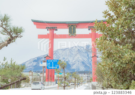 新潟 弥彦の大鳥居 新潟 弥彦の大鳥居 123883346