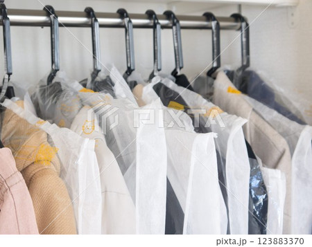 洋服カバー　 123883370