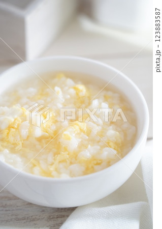お粥 123883587