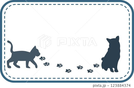 足跡をつけながら歩く犬と猫のシルエット 123884374