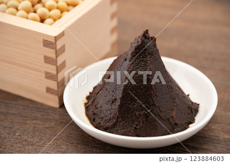 赤だし味噌のクローズアップ 123884603