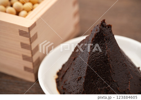 赤だし味噌のクローズアップ 123884605