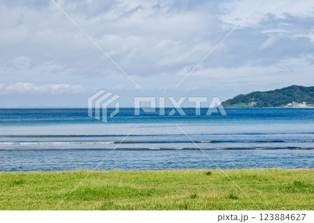 海 岩 空 南房総市富浦町の海岸 海 岩 空 南房総市富浦町の海岸 123884627