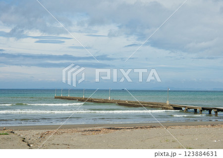 海 岩 空 南房総市富浦町の海岸 海 岩 空 南房総市富浦町の海岸 123884631