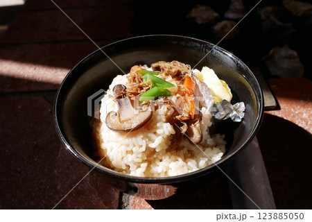 佐賀県のかき小屋の鯛出汁ごはん 123885050