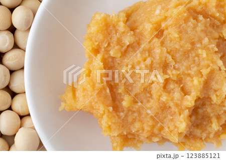 米味噌(白)のクローズアップ 米味噌(白)のクローズアップ 123885121