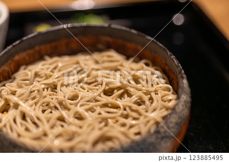 美味しそうなせいろそばのど越しが良い蕎麦の香りを感じるせいろそば 美味しそうなせいろそばのど越しが良い蕎麦の香りを感じるせいろそば 123885495