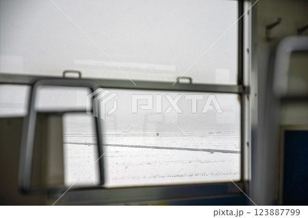 えちぜん鉄道雪景色 123887799
