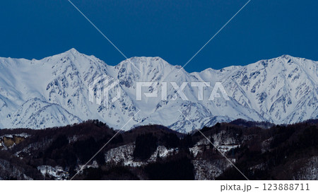 冬の北アルプス 山並み 長野県白馬村 冬の北アルプス 山並み 長野県白馬村 123888711
