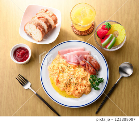 ふわっふわのスクランブルエッグ 123889087